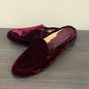 Women’s Banana Republic Velvet Loafers/ Mules Burgundy. Faux Fur. Size 7